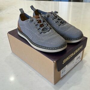 Boys Johnston & Murphy knit shoes size 1